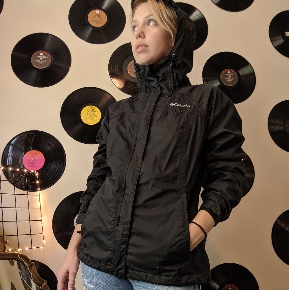 COLUMBIA BLACK RAINCOAT WINDBREAKER MEDIUM COAT